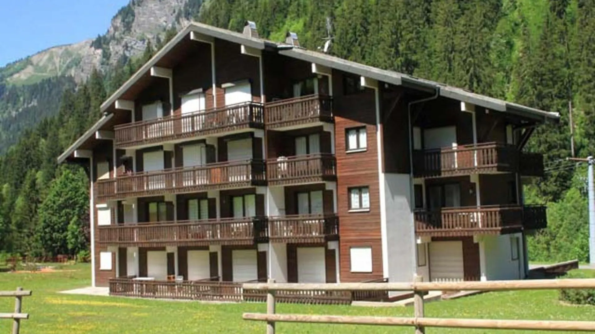 Appartement Lumineux, 6 Personnes Avec Balcon, Parking, Wifi A 900M Du Centre De Chatel - Fr-1-198-233 Apartment