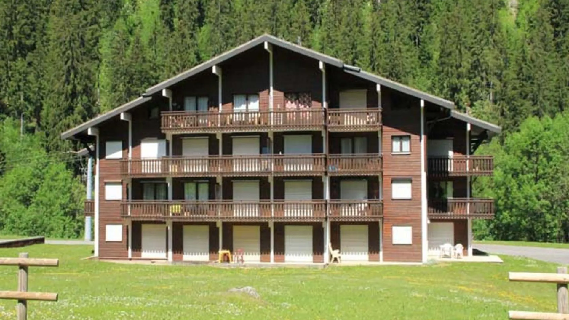 Apartment Appartement Lumineux, 6 Personnes Avec Balcon, Parking, Wifi A 900M Du Centre De Chatel - Fr-1-198-233