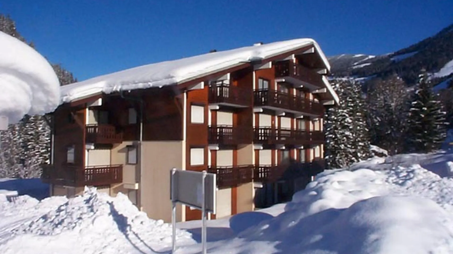 Appartement Lumineux, 6 Personnes Avec Balcon, Parking, Wifi A 900M Du Centre De Chatel - Fr-1-198-233